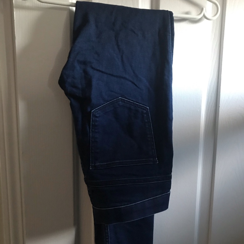 Stretchy jeggings in midnight blue